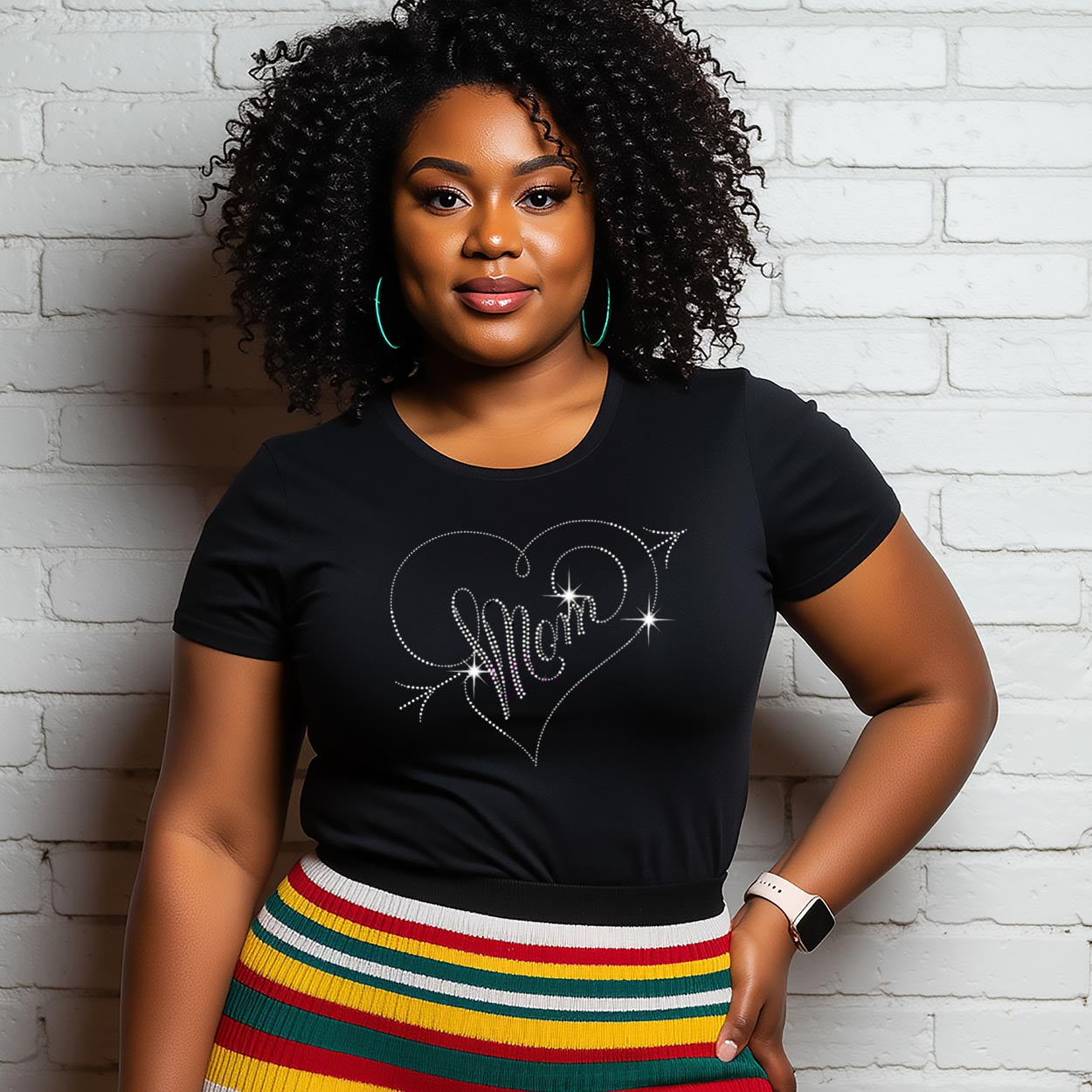 T-shirt: Mom's Love (Rhinestones)